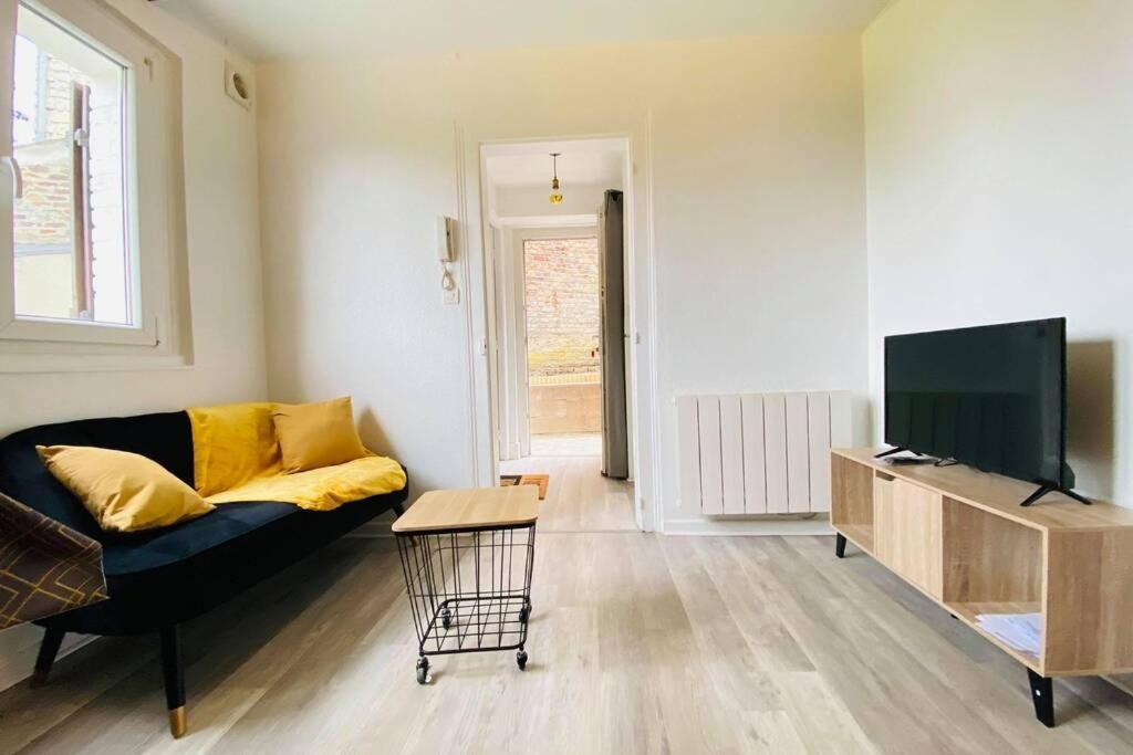 Appartement Cosy Avec Jardin Chaleureux Laon Exterior foto