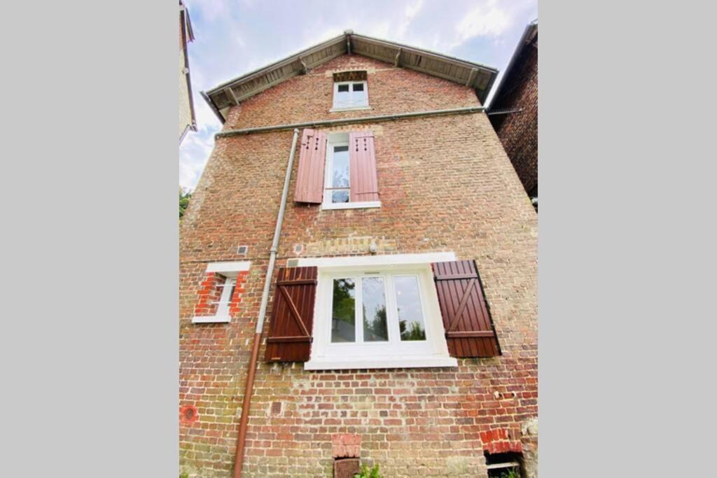 Appartement Cosy Avec Jardin Chaleureux Laon Exterior foto